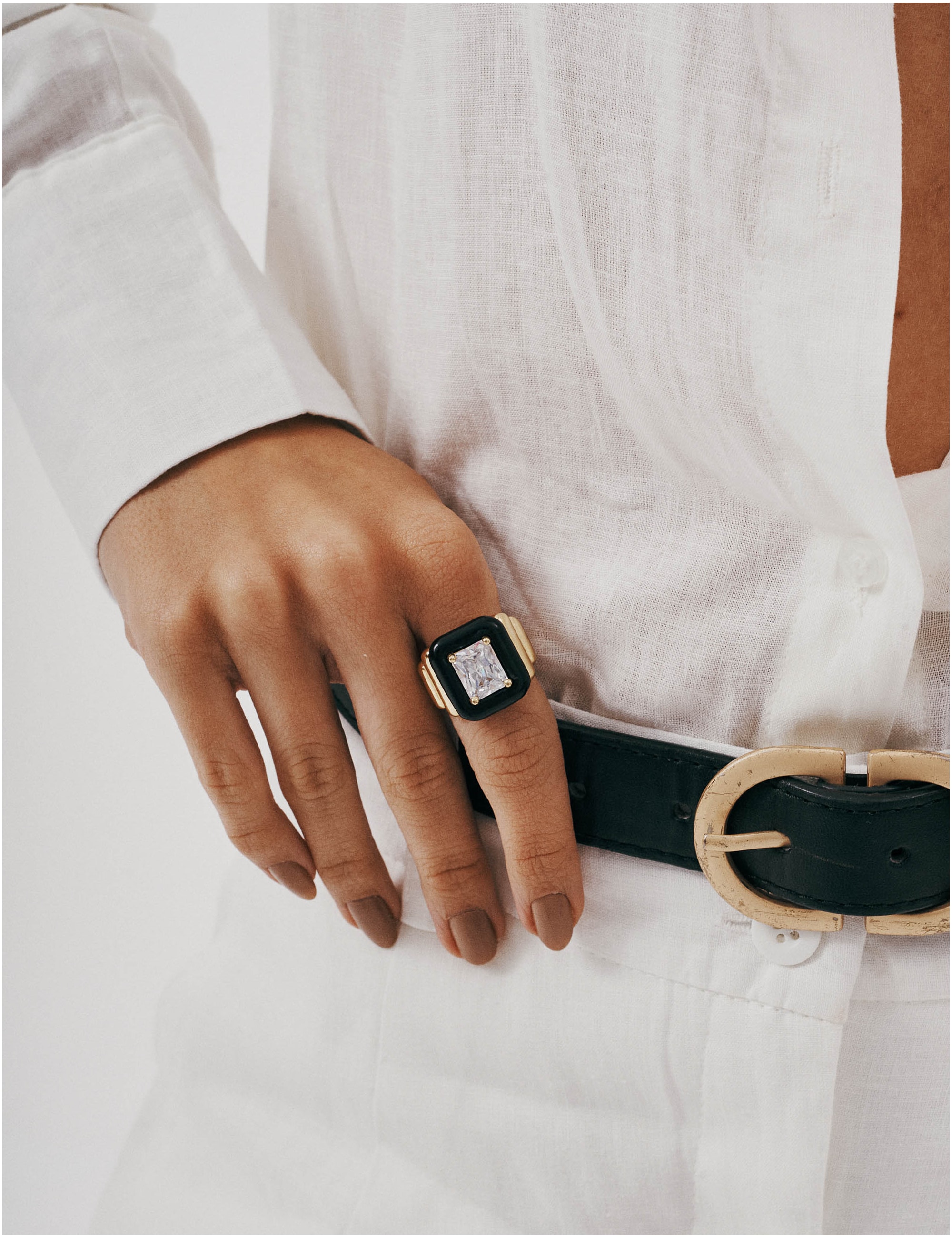 ANEL CRISTAL RESINA PRETO OURO - AN29131VO04