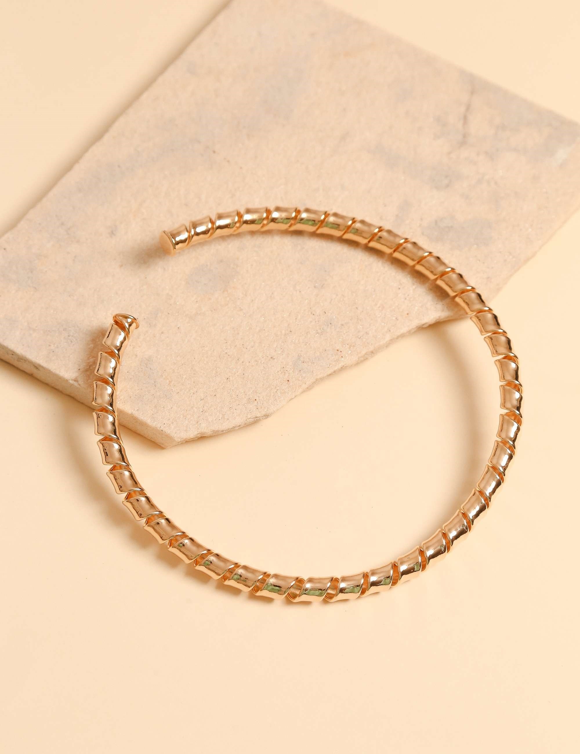 Aro Colar Espiral Dourado - B2B
