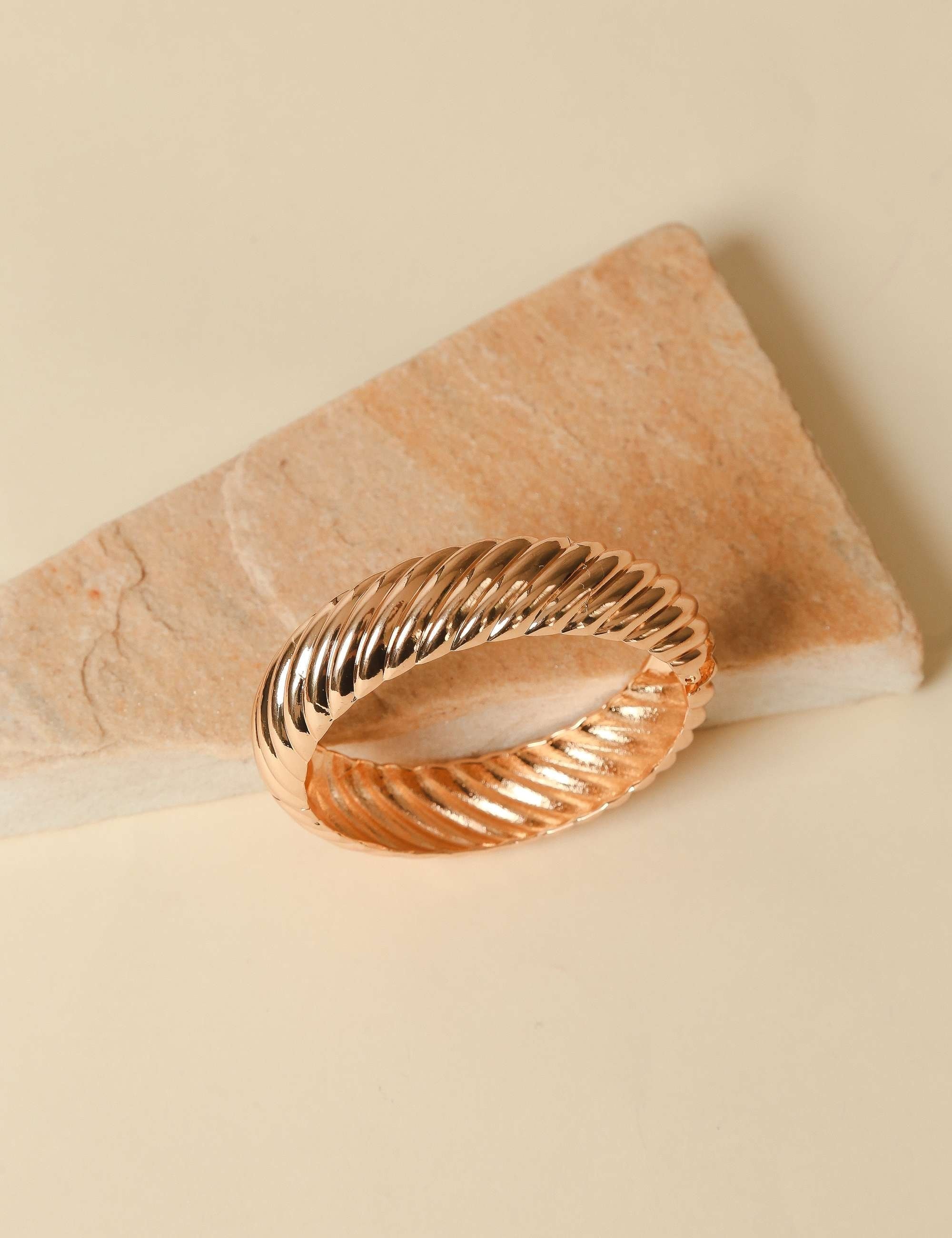 BRACELETE METAL OURO - PU2102VO01