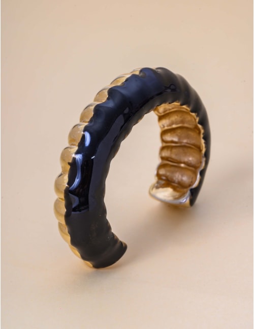 BRACELETE RESINA PRETO  OURO - PU29068VO04