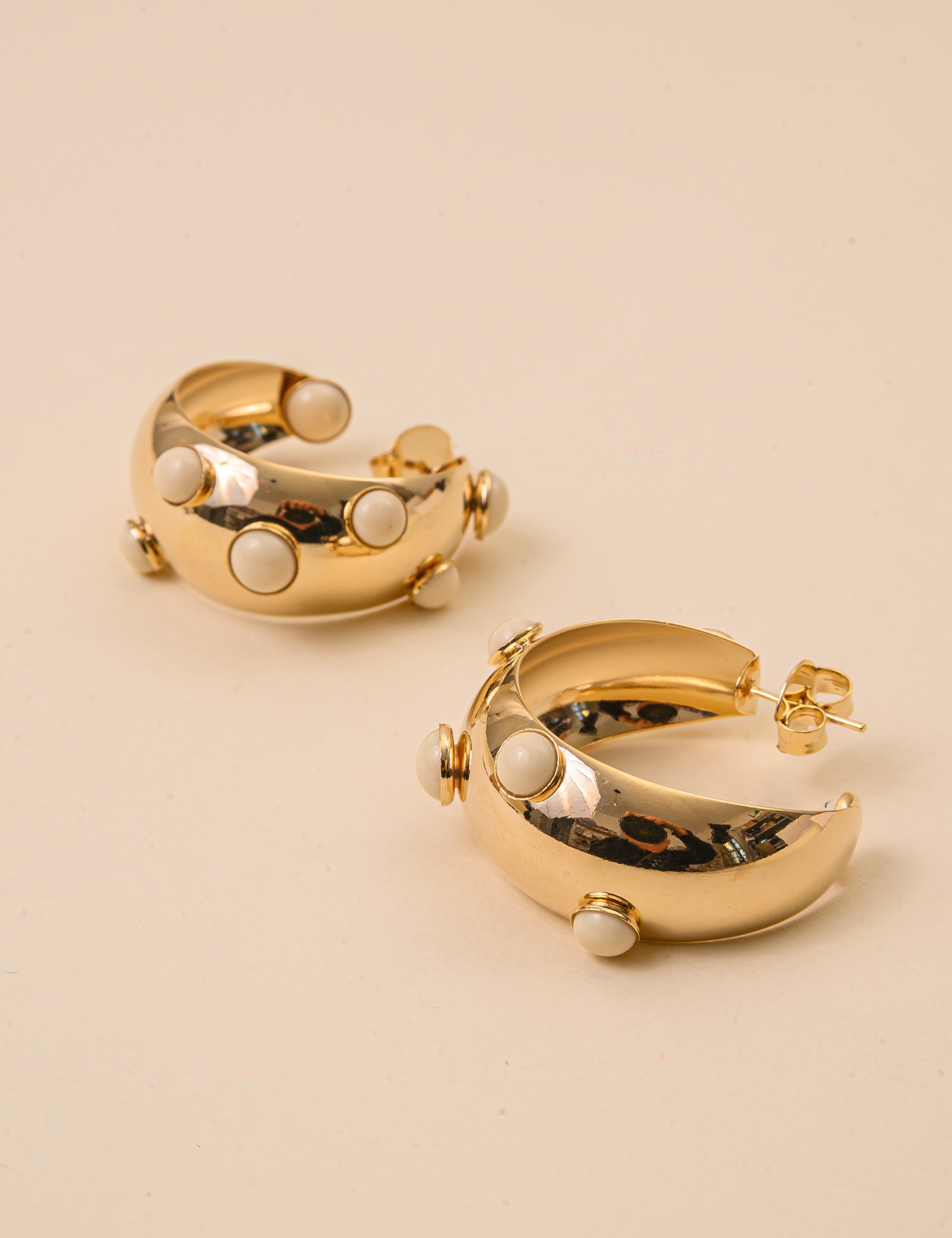 BRINCO ARGOLA G ESFERAS BRANCAS - BR29062VO15