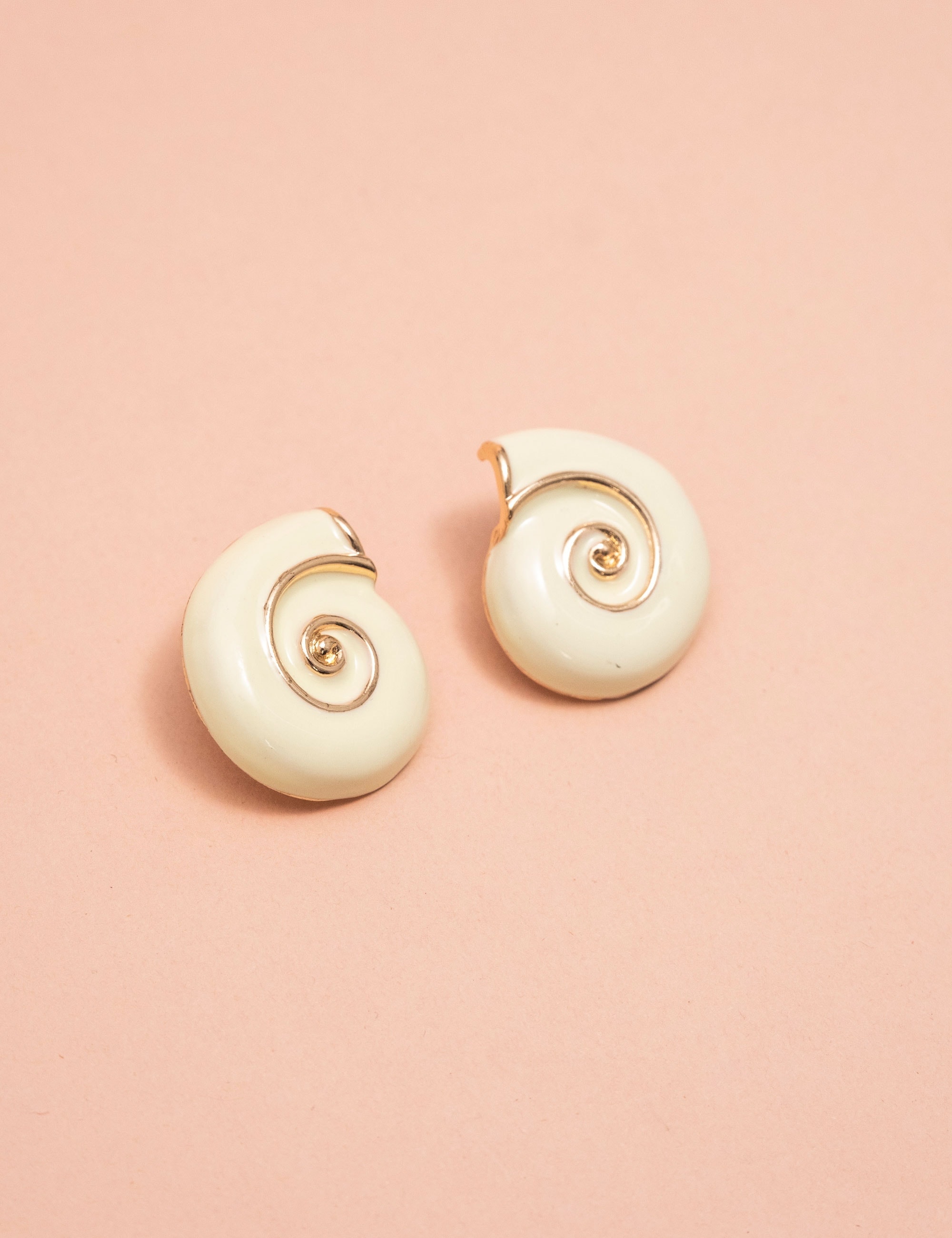 BRINCO CONCHA RESINADA OFF WHITE - BR2866VO03