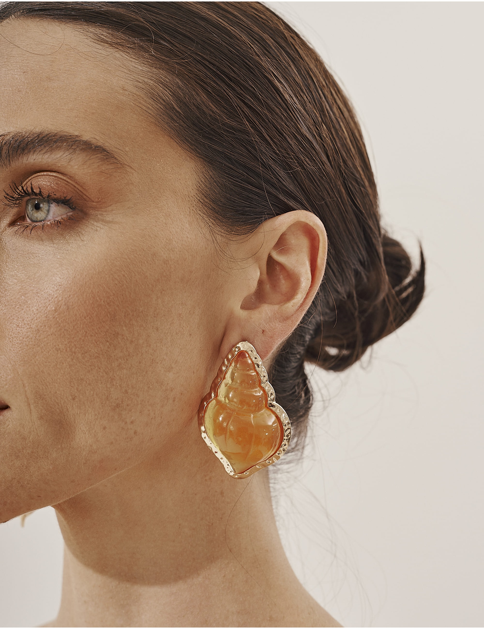 BRINCO DE CONCHA OURO RESINA LARANJA - BR29286VO08