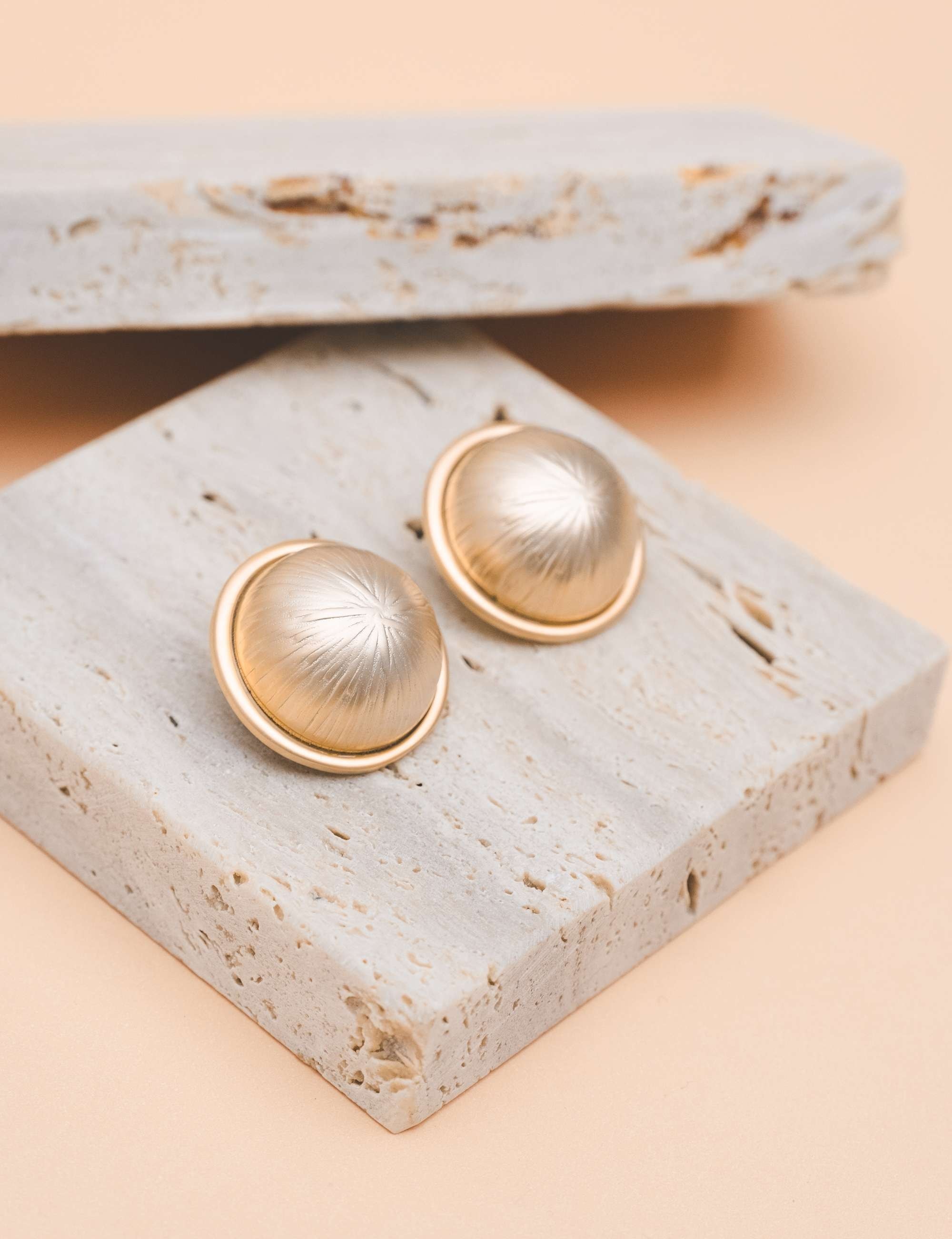 Brinco Esfera Ouro Texturizado