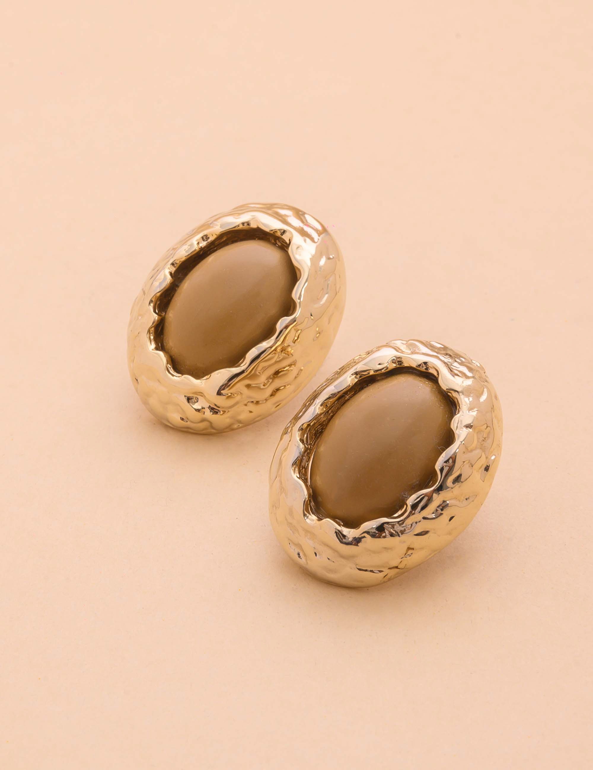 BRINCO OURO OVAL MARROM -BR29143VO03