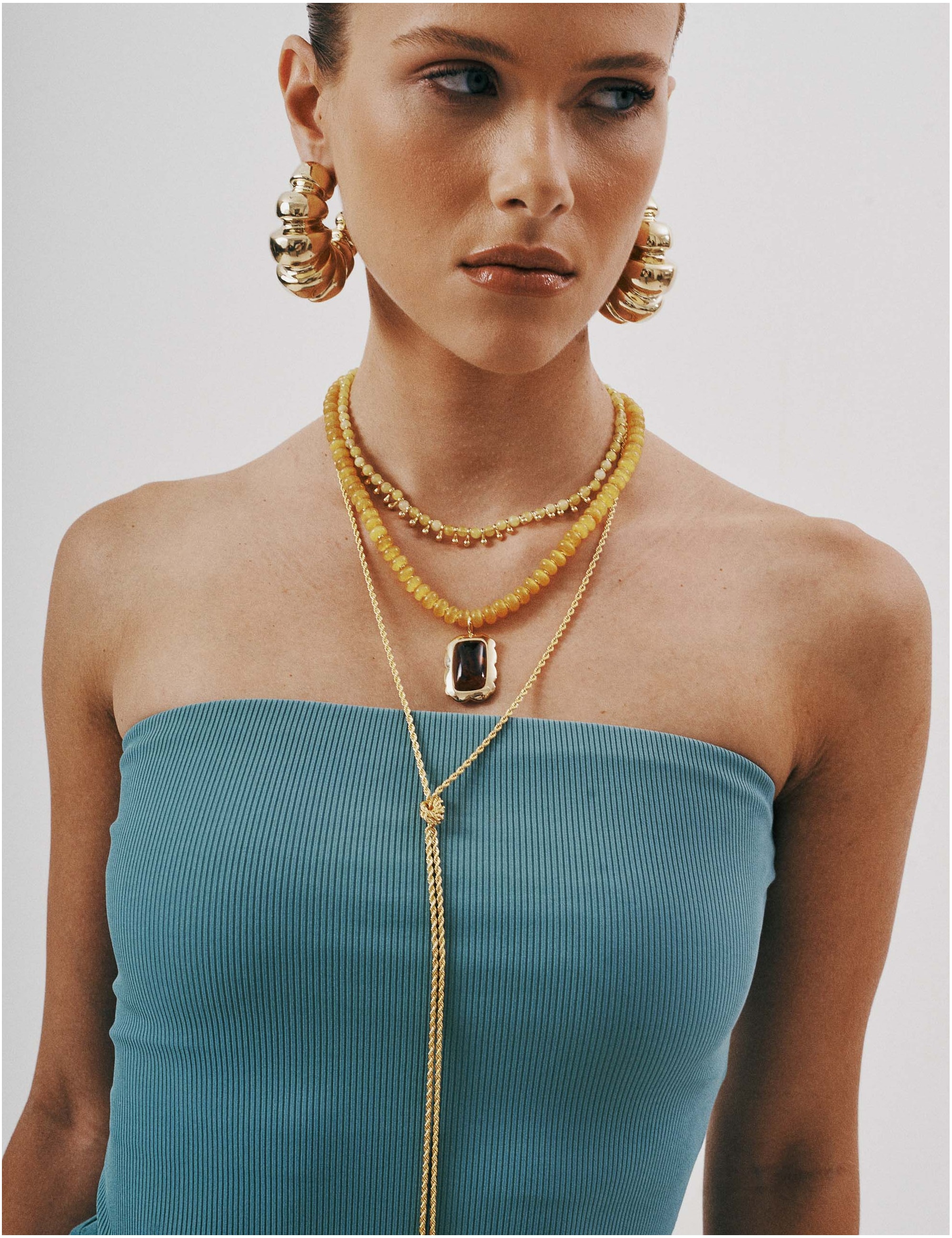 COLAR AMARELO PINGENTE RETAGULAR - CO29334VO07