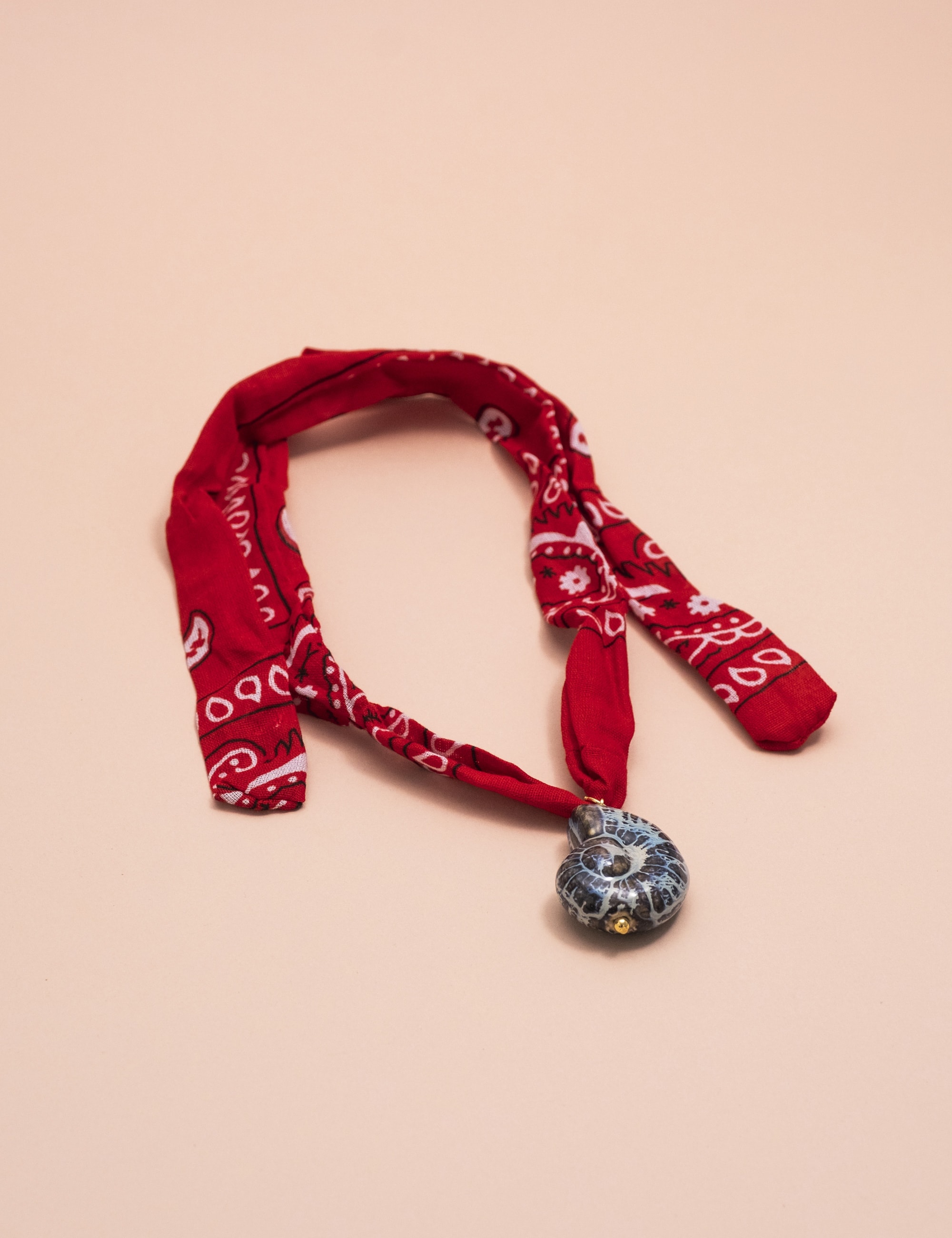 COLAR BANDANA VERMELHO CONCHA - CO3119VO02