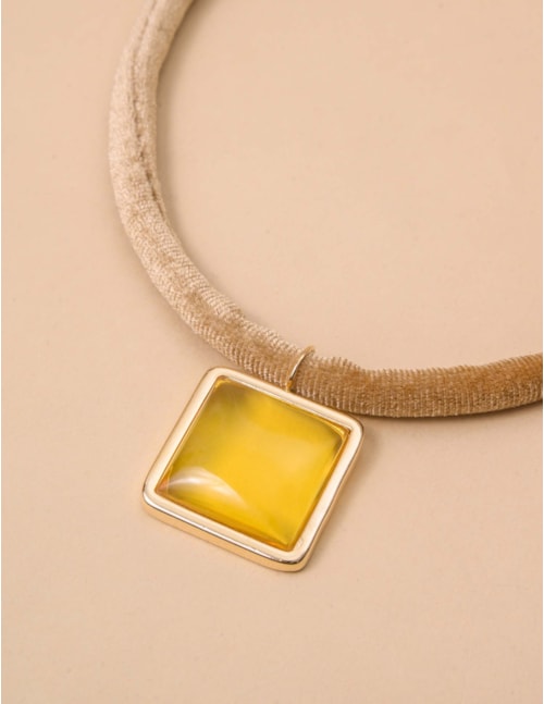 COLAR BEGE PINGENTE QUADRADO AMARELO CITRINO - CO29212VO04