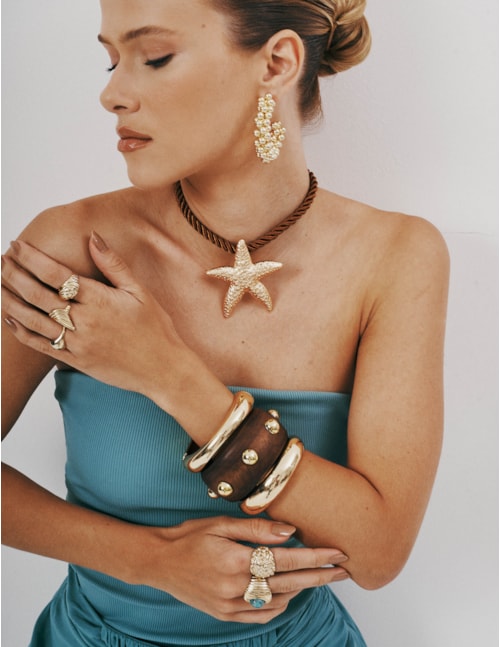 COLAR CHOKER MARROM PINGENTE ESTRELA DO MAR  - CO29338VO24