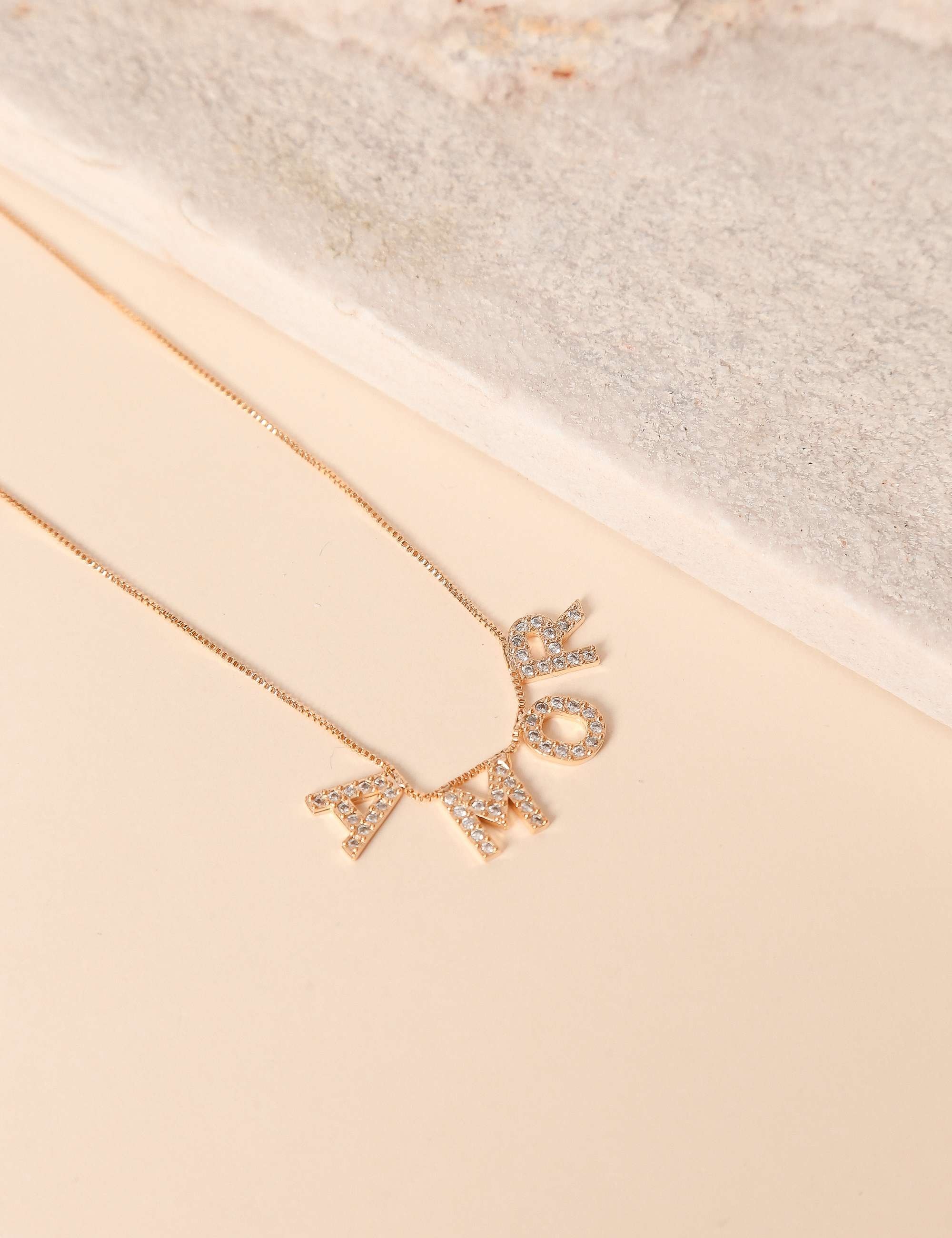 Colar Cristais Amor Dourado