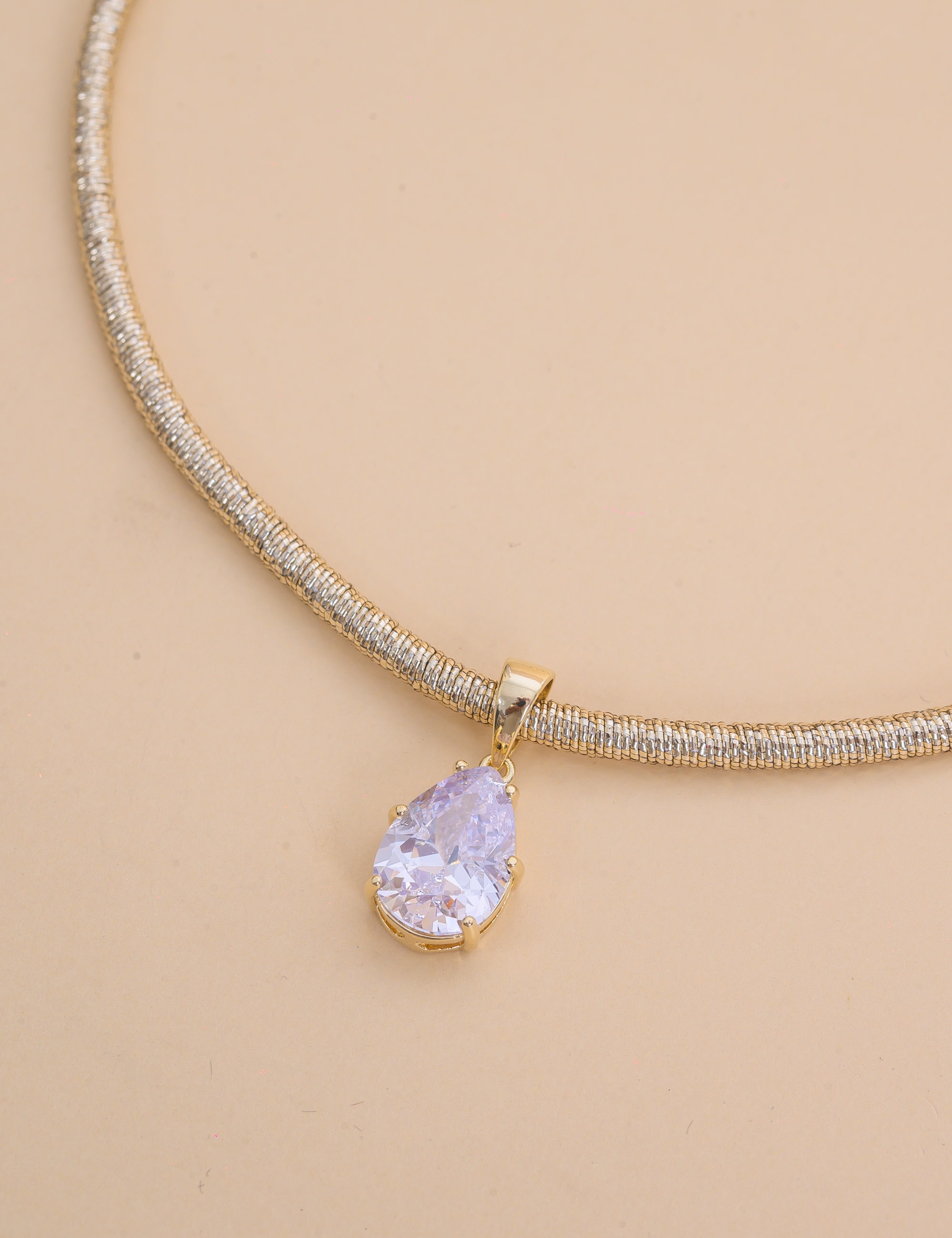 COLAR DE LUREX COM PINGENTE DE CRISTAL RESINADO - CO29374VO01