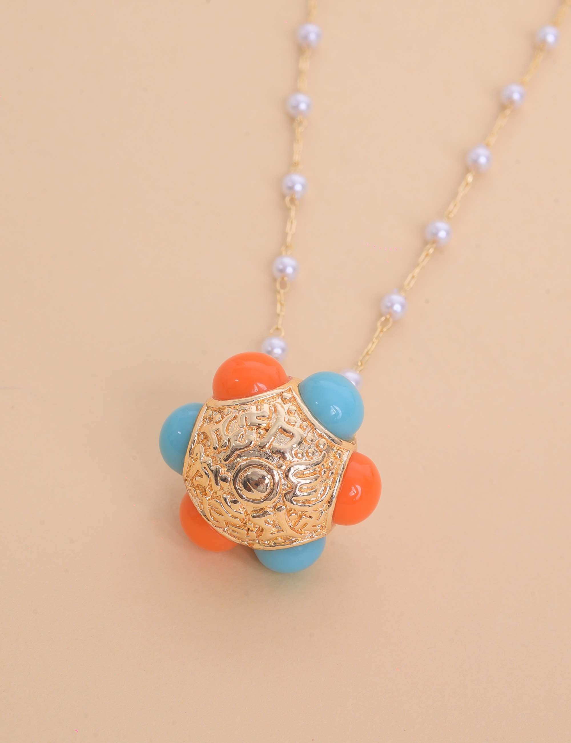 COLAR DE PÉROLA PINGENTE DE ESFERAS - CO29387VO08