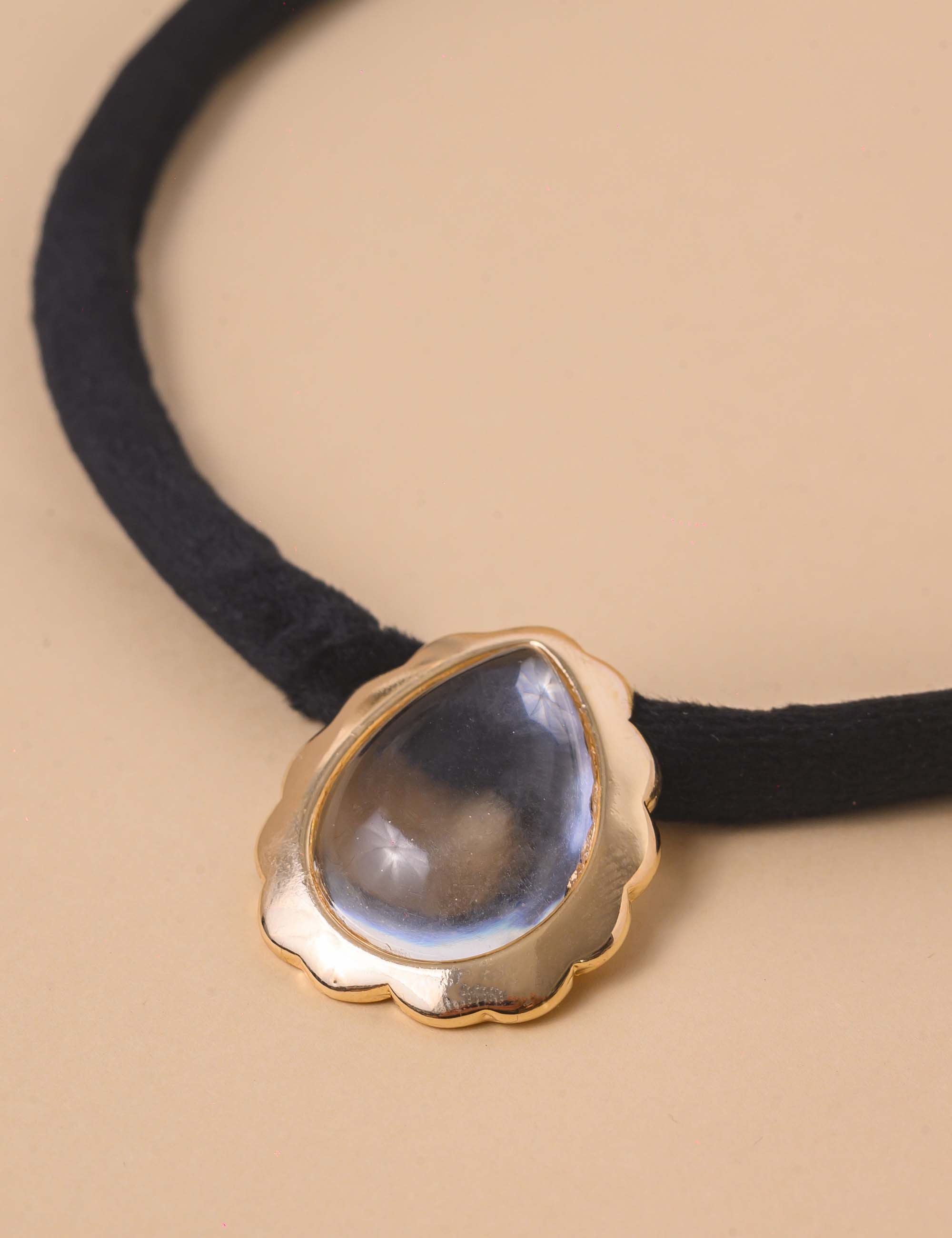 COLAR DE VELUDO PINGENTE GOTA TRANSPARENTE - CO29212VO19