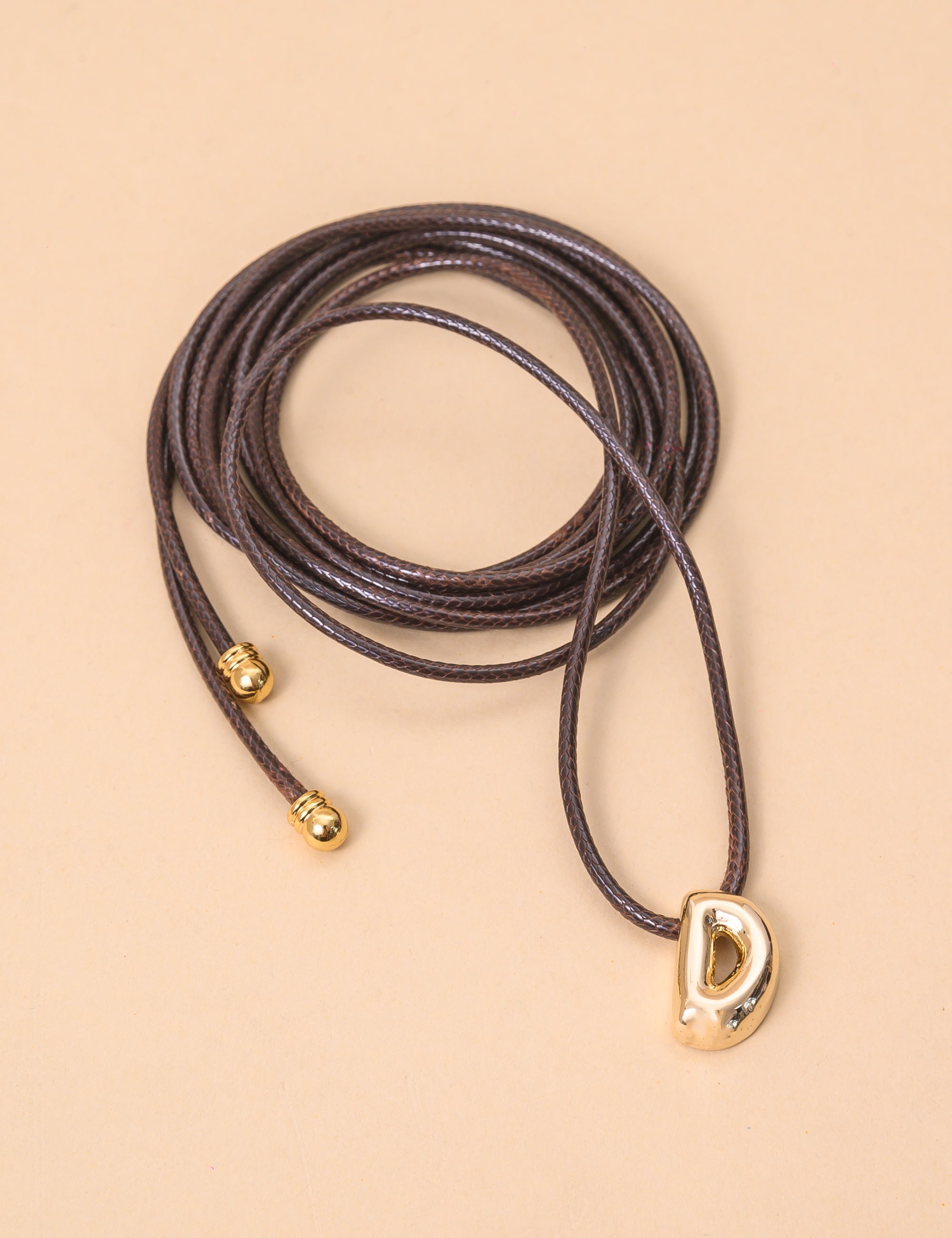 COLAR FIO PINGENTE D MARROM ESCURO - CO29208VO012