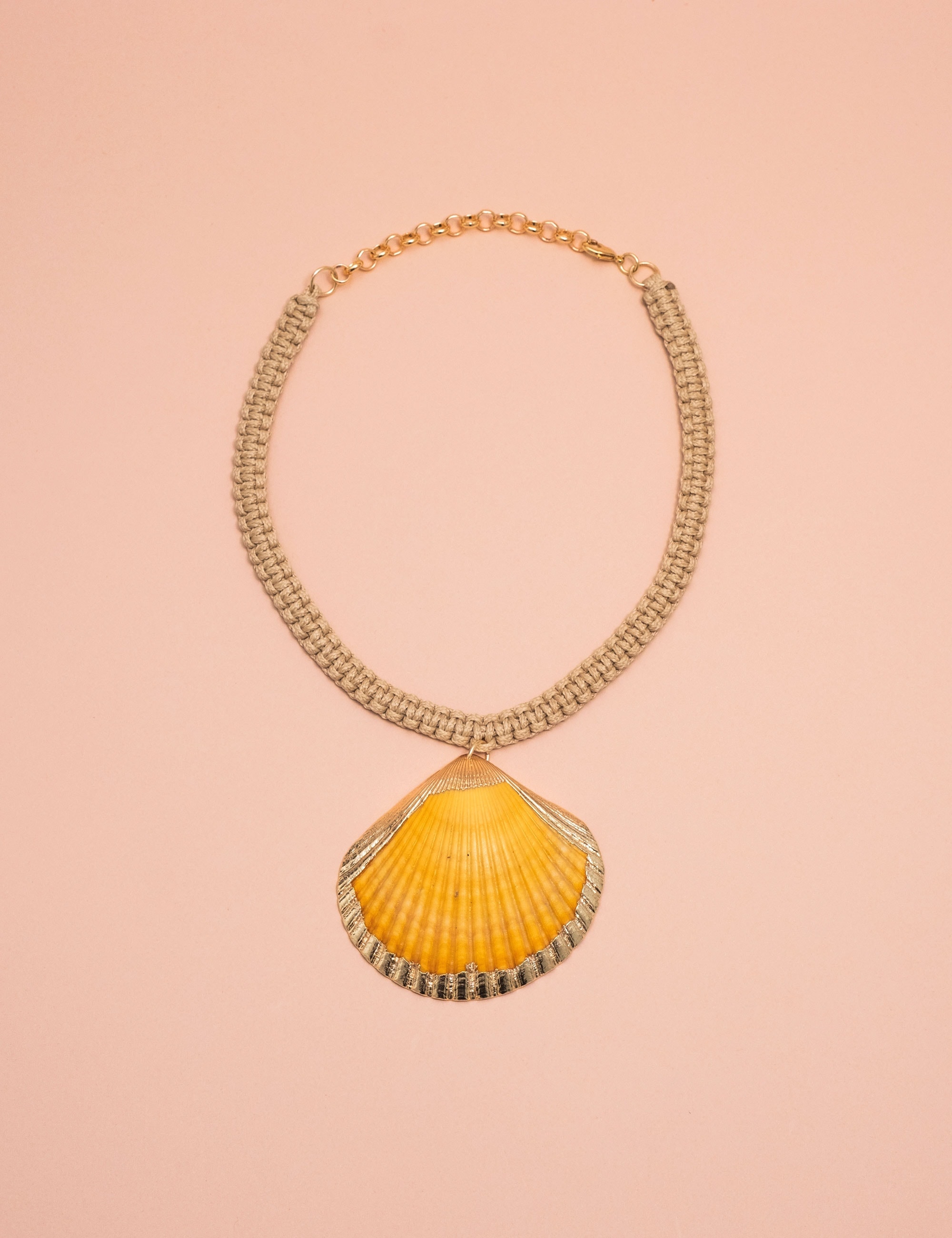COLAR MACRAMÉ CONCHA ORANGE - CO29034VO01