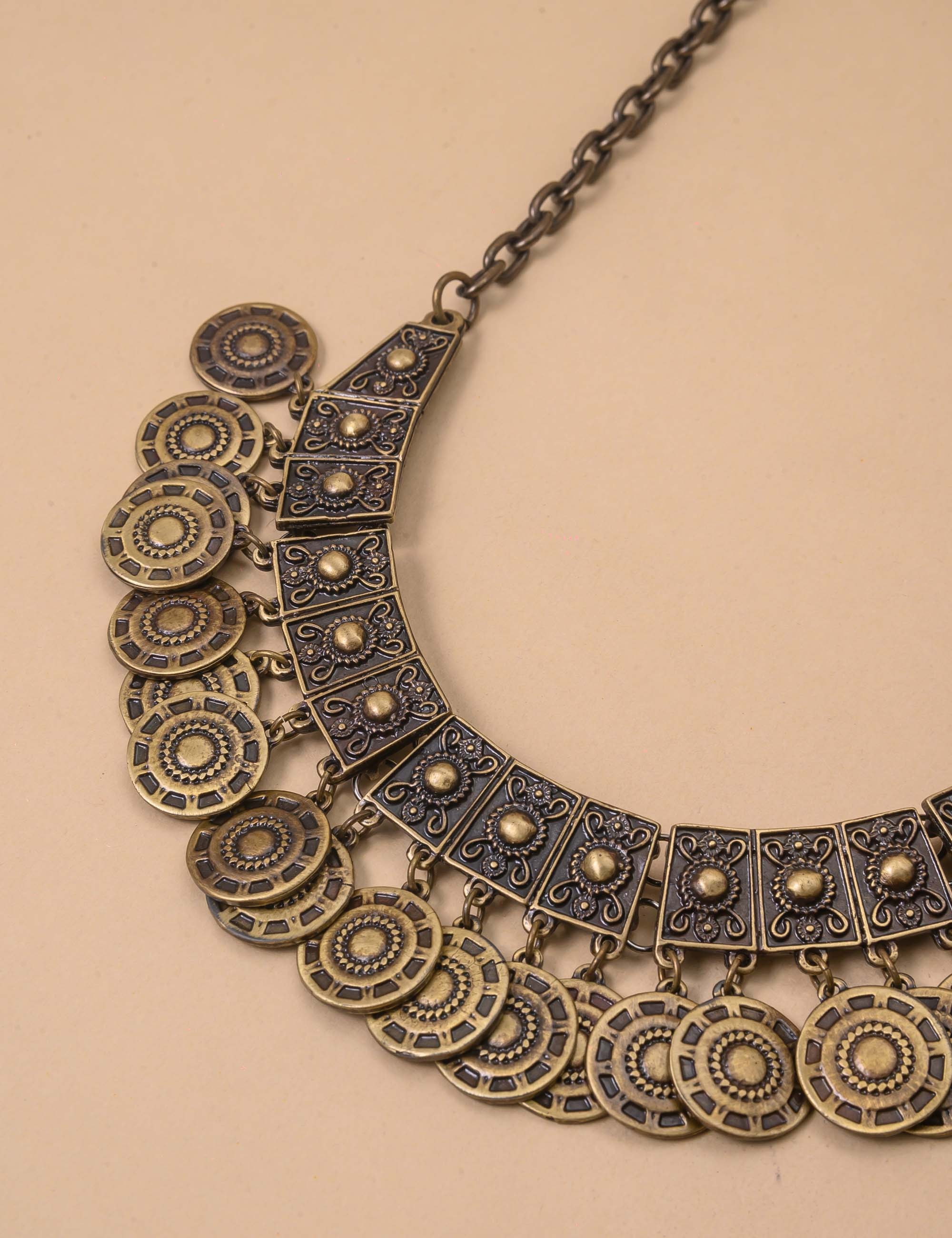 COLAR MEDALHAS METAL OURO VINTAGE - CO29184VO02