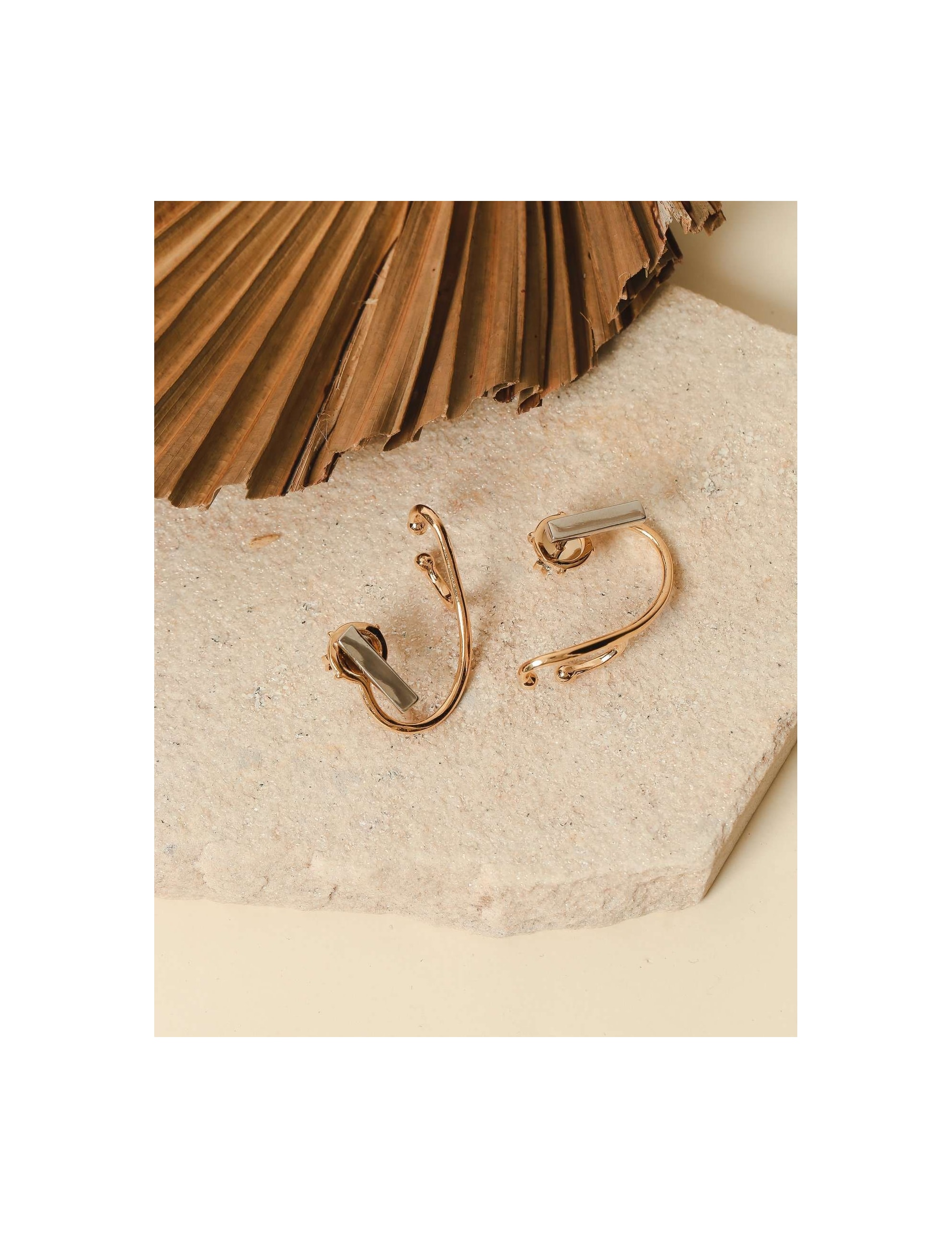 Earcuff Silver and Gold
