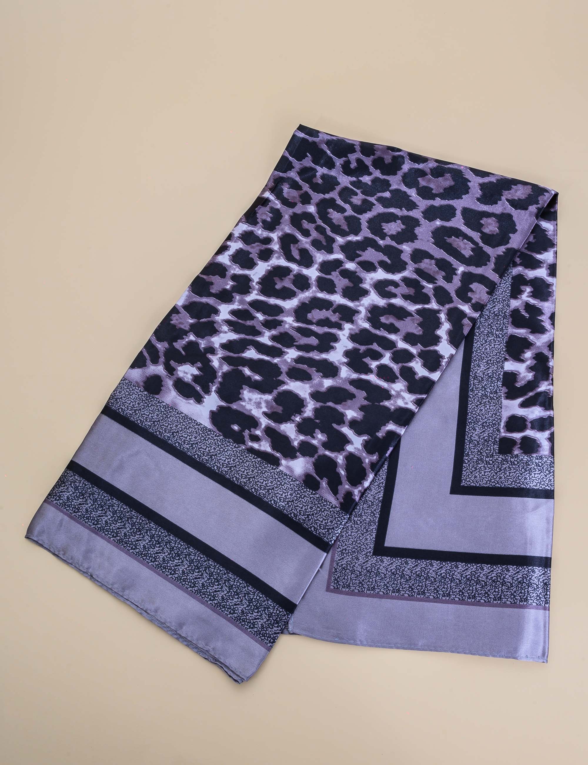 LENÇO CINZA ESTAMPA ONÇA - LE0002VO14