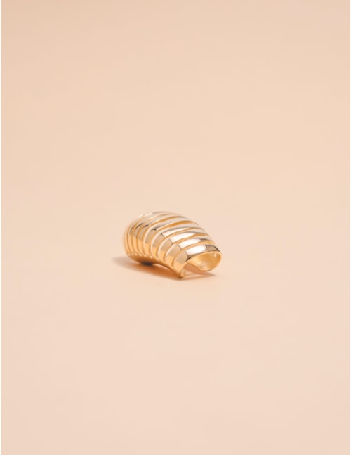 Piercing Lisa Gold