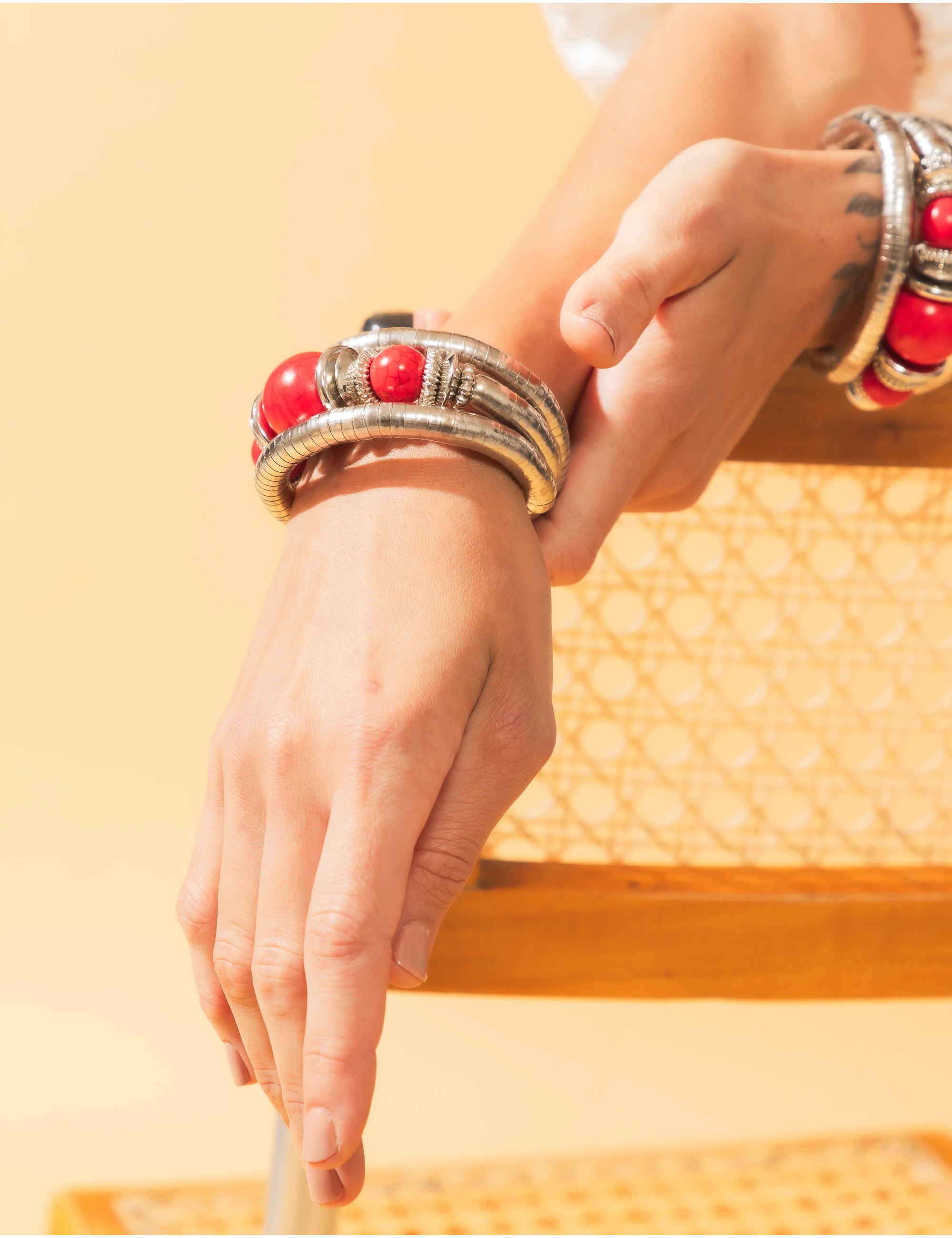 PULSEIRA BOHO CHIC HOWLITA VERMELHA - PU29006VO01
